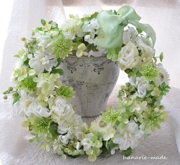 Innocence '16： white & green wreath