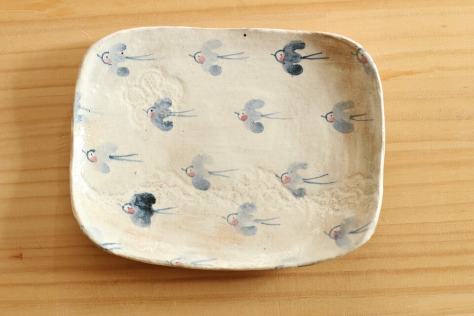 粉引き青い鳥のスクエアケーキ皿。