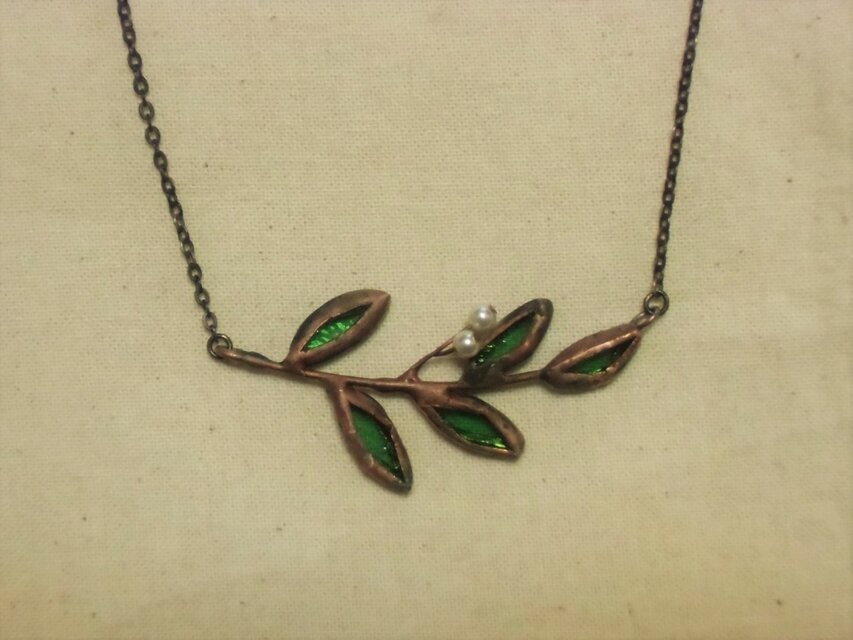 小枝のネックレス