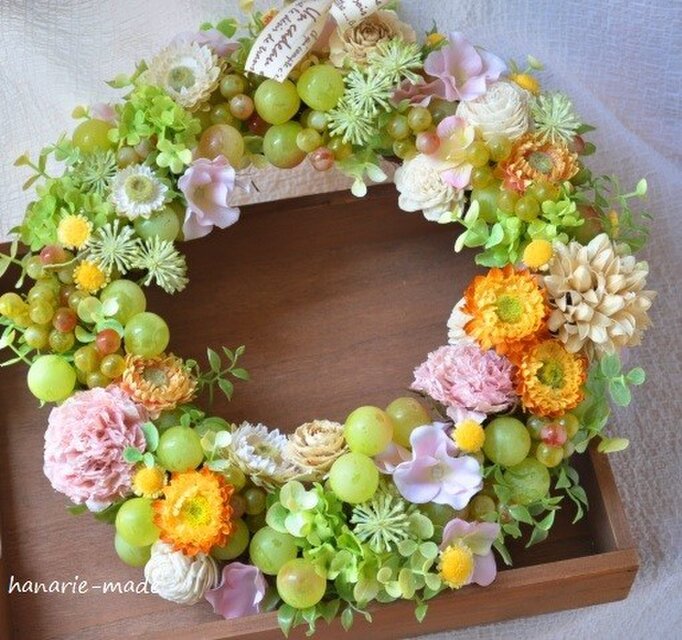 マスカットとヘリクリサム：wreath(30cm）