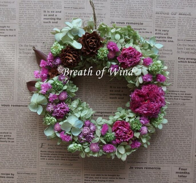 紫陽花とピンクの花のリース