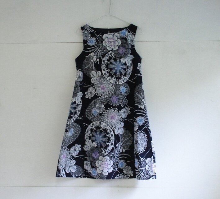 浴衣地　花車　Ａラインノースリーブワンピース　Ｍサイズ