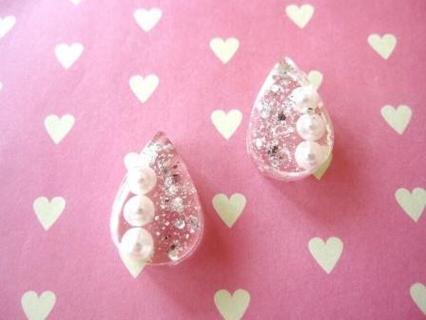 パールが入ったオトナしずく　ピアス／イヤリング