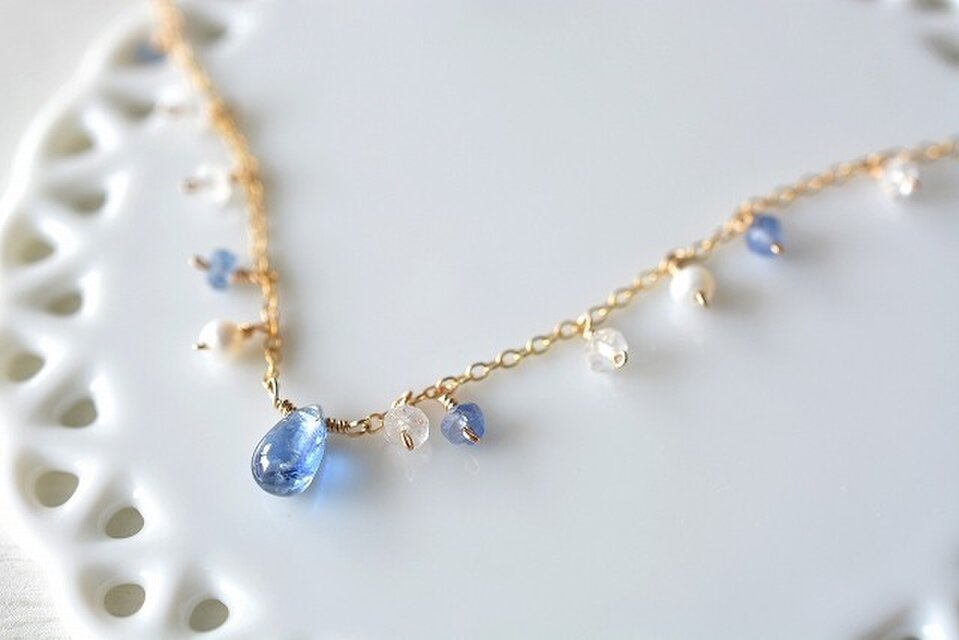 カイヤナイトとブルーサファイアのブレスレット