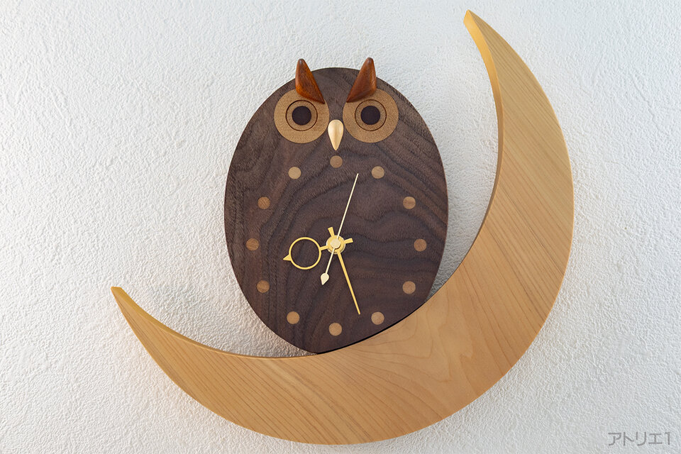 黒ふくろうと三日月のインテリア掛け時計【クオーツ時計】