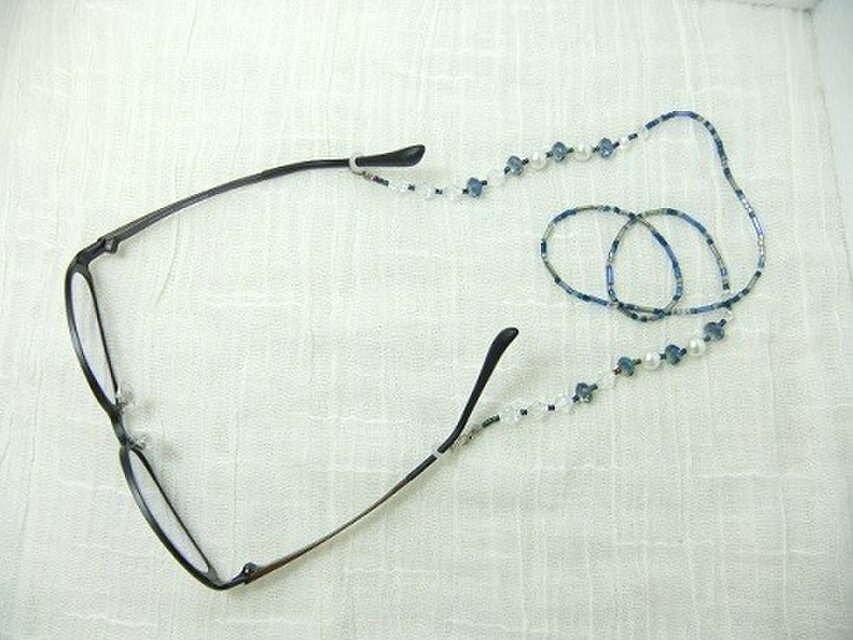 ブルーのガラスの眼鏡ストラップ