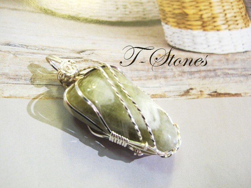 愛の守護石　プラシオライト　シェブロンアメジスト