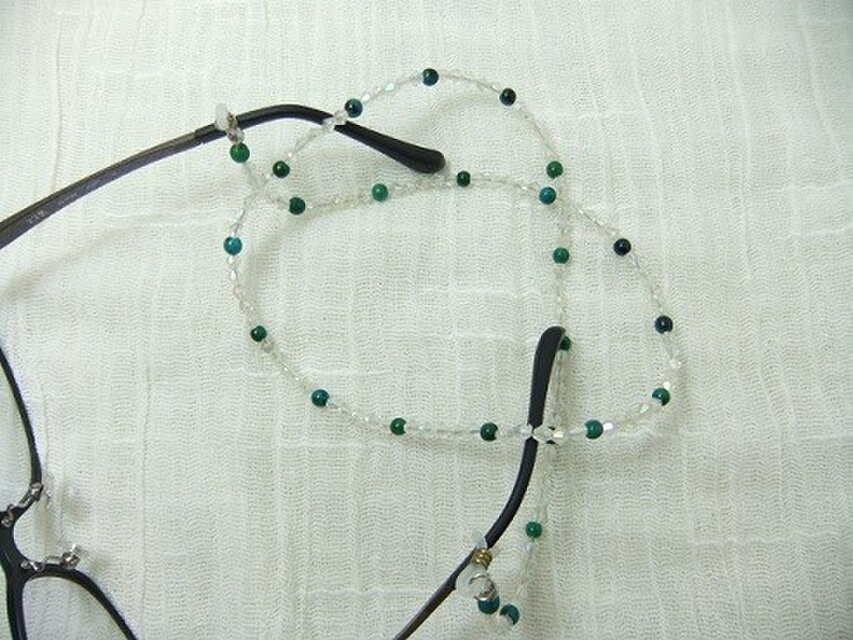 クリソコーラのグリーンがお洒落なメガネストラップ