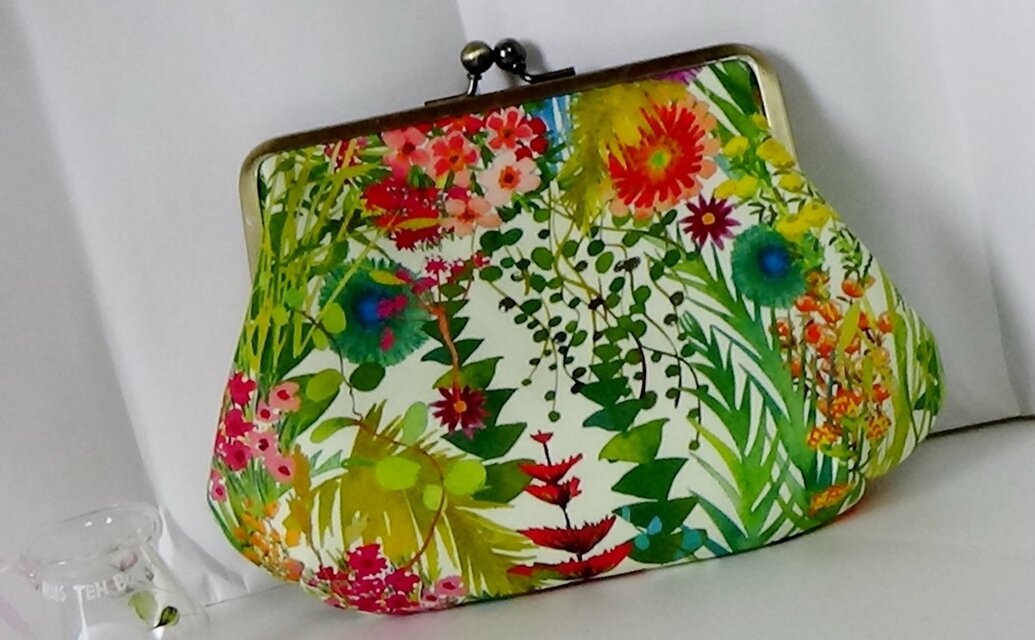 リバティ　トレスコ　がま口ふっくらポーチ　