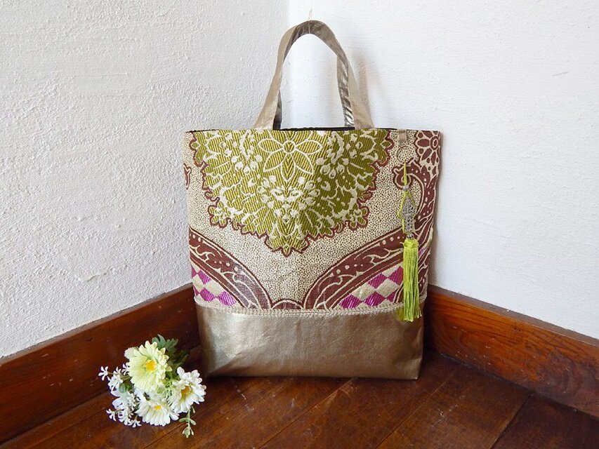 モロカントートバッグ　ベージュｘライトグリーン　ファティマチャーム