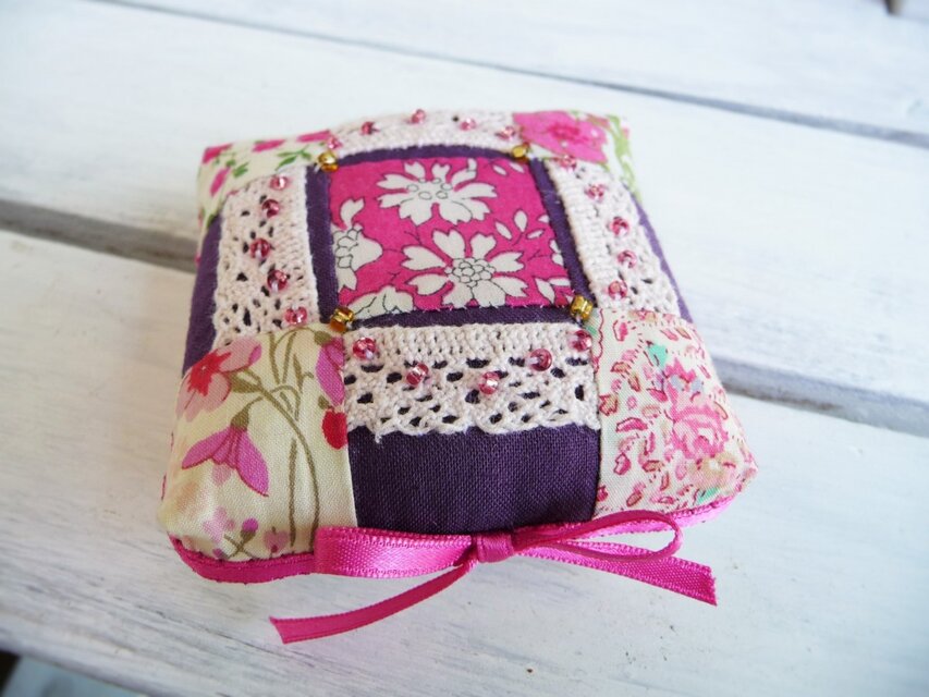 お値下げしました。ピンクのリバティプリント　ピンクッション