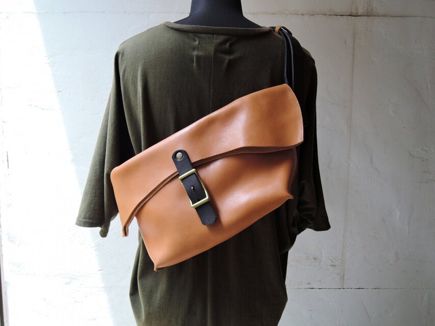 神戸　ORZO　メッセンジャーBAG(S)　ベージュ