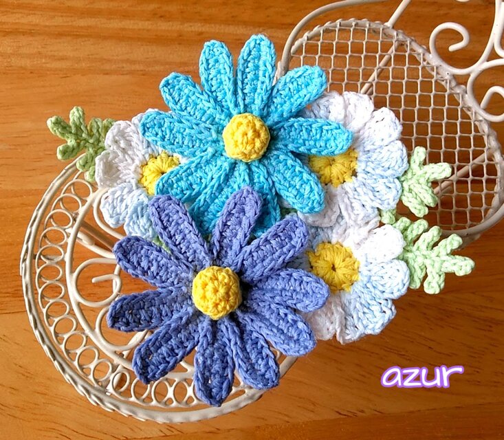 ブルーデージーのコサージュ