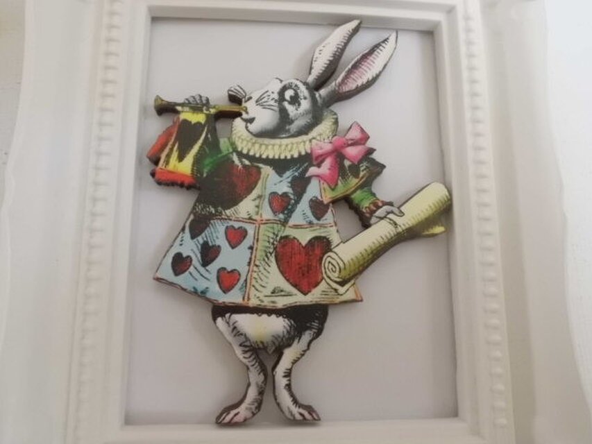 ラッパウサギのウッドブローチ