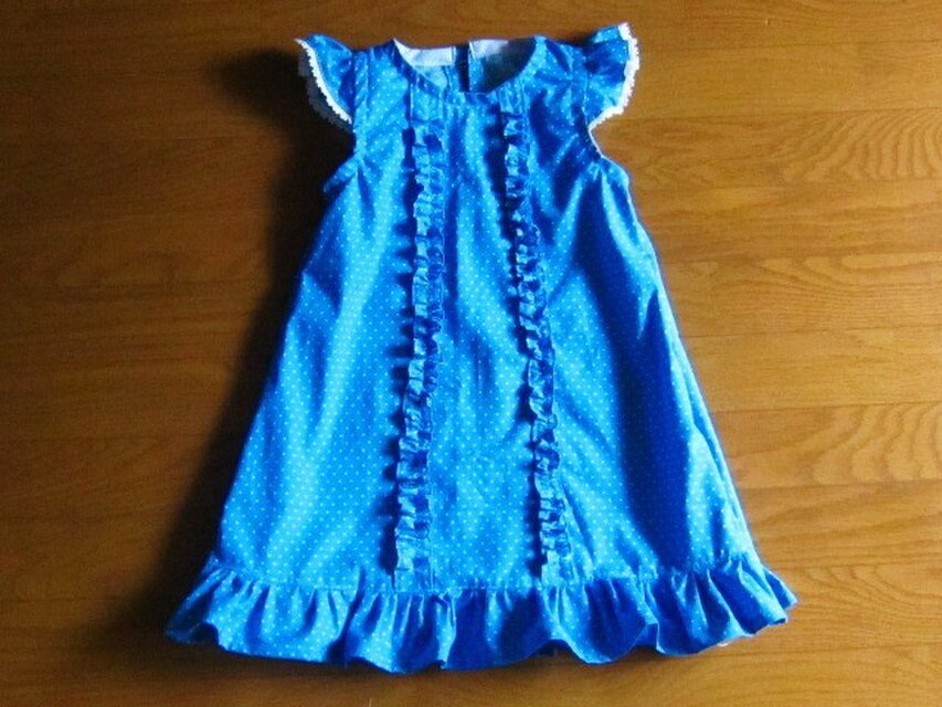 水玉のワンピース３