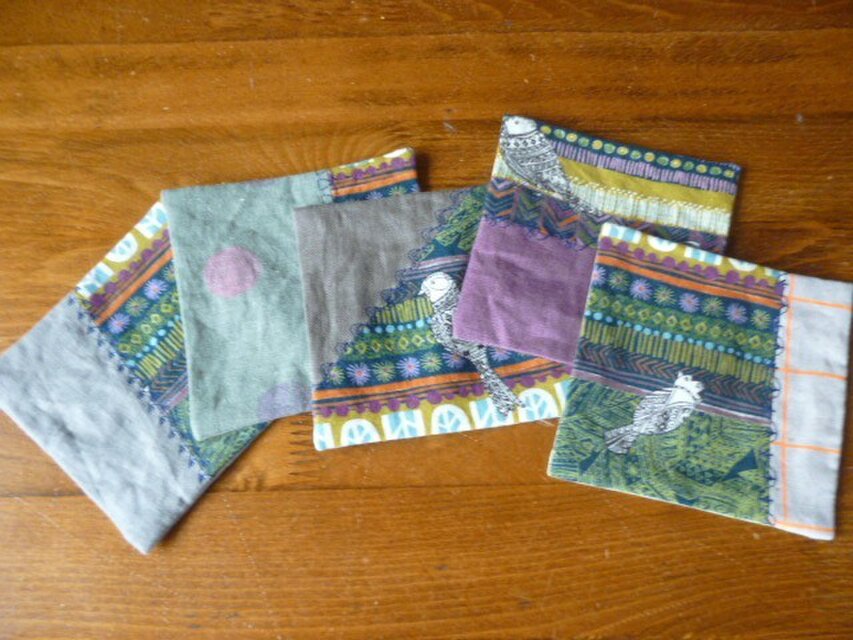 2北欧調綿麻のミシン刺繍パッチコースターセット