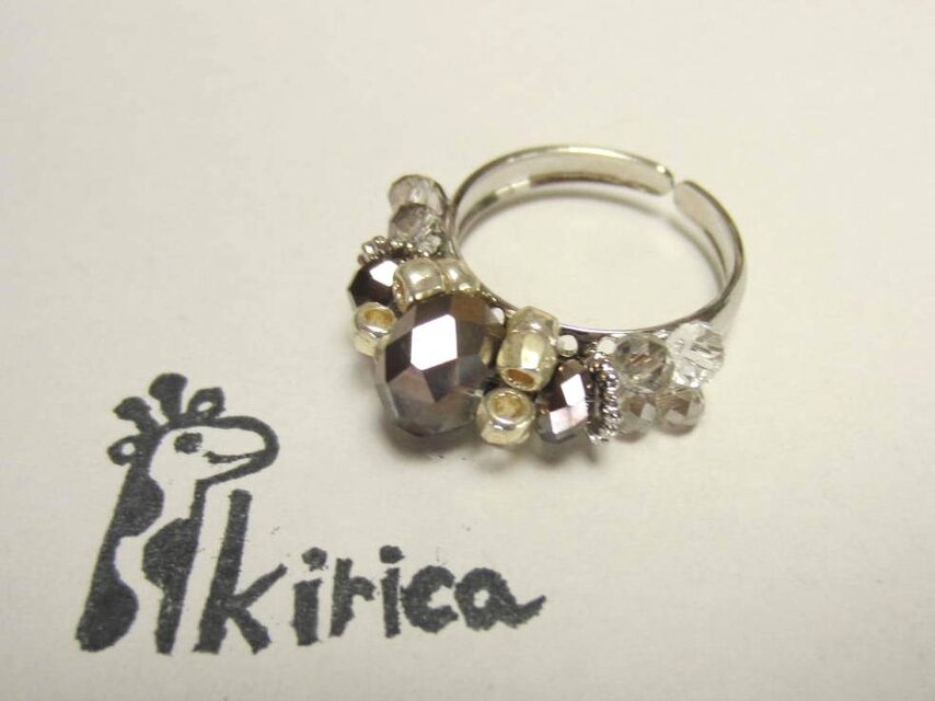 カットガラスの指輪（フリー）