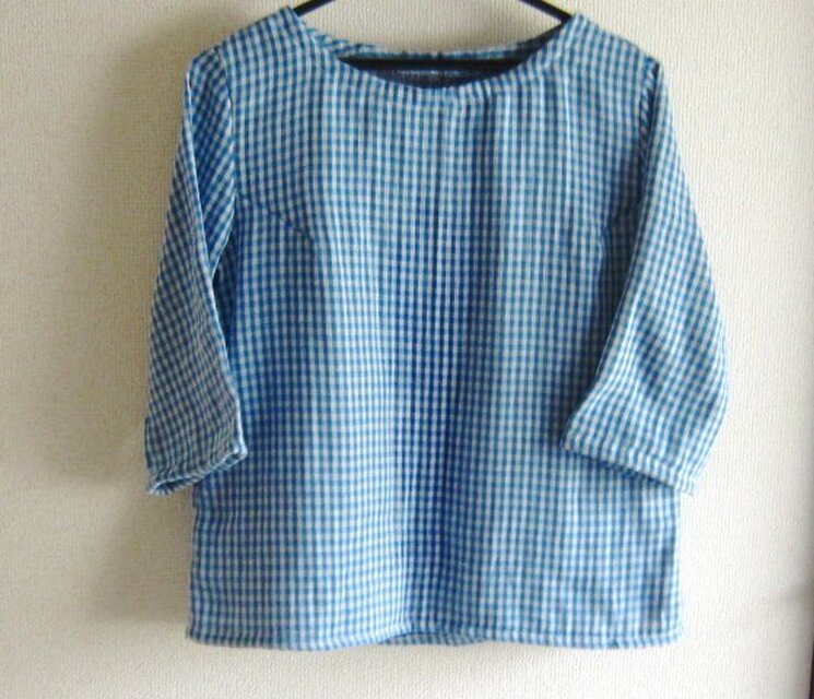 チェックのブラウス２