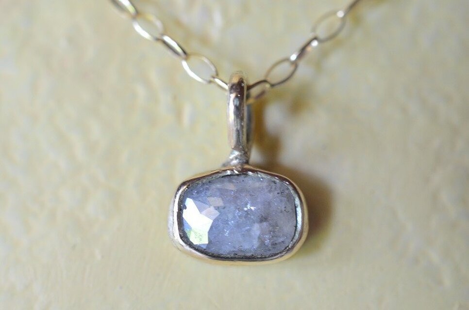 ローズカットダイヤモンド10ｋゴールド・ペンダント