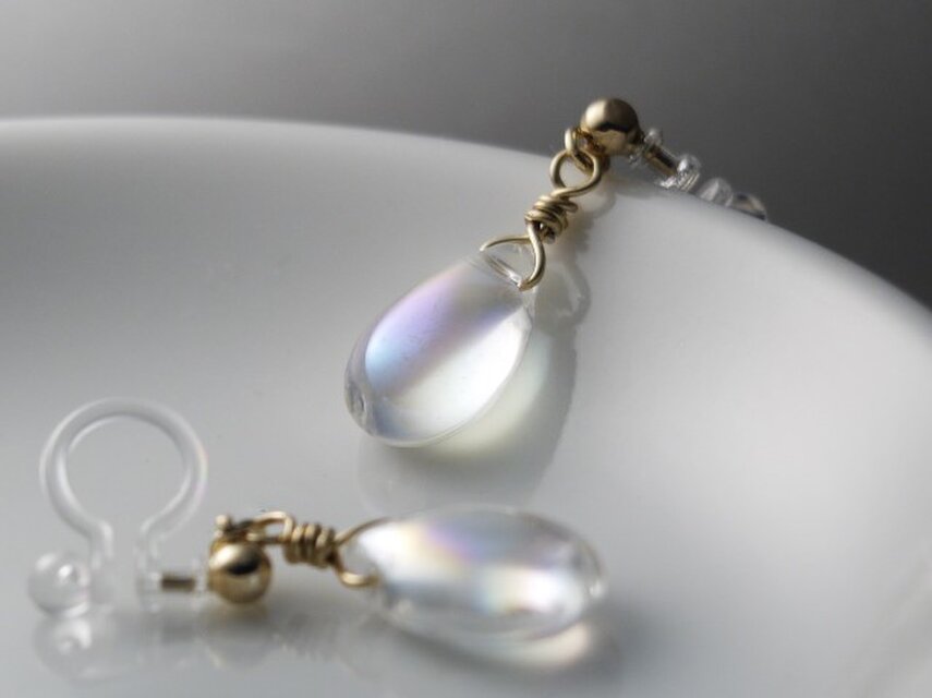 アクアクリスタルのノンホールピアス　しゃぼん ちょっとちいさめ
