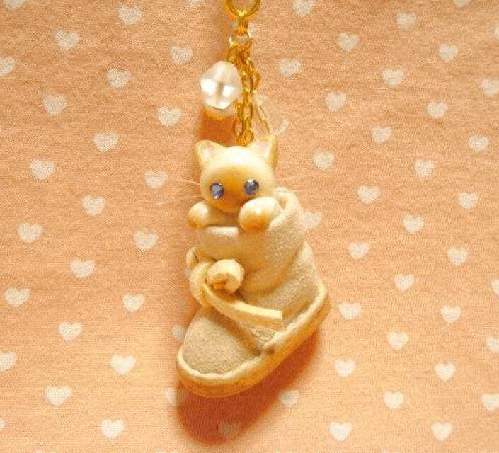 にゃんこのしっぽ○くしゅっとブーツのストラップ○シャム猫