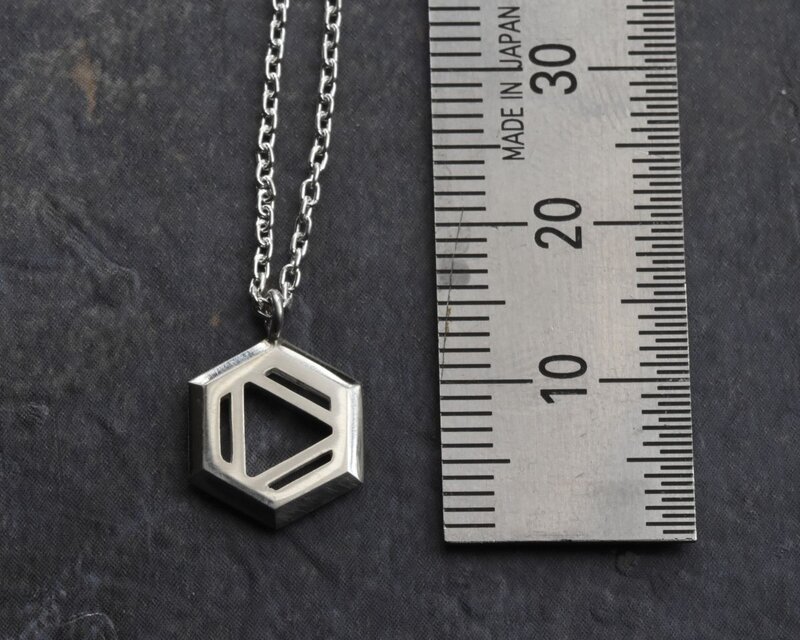 ベンゼン ネックレス 化学式アクセサリー® | iichi 日々の暮らし