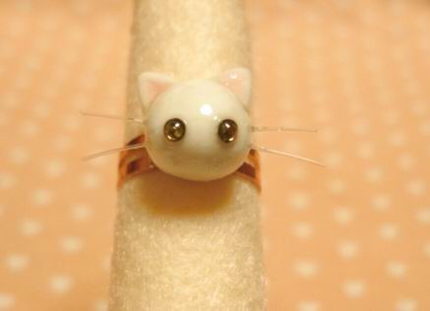 にゃんこのしっぽ○にゃんリング○ポーチつき○白猫