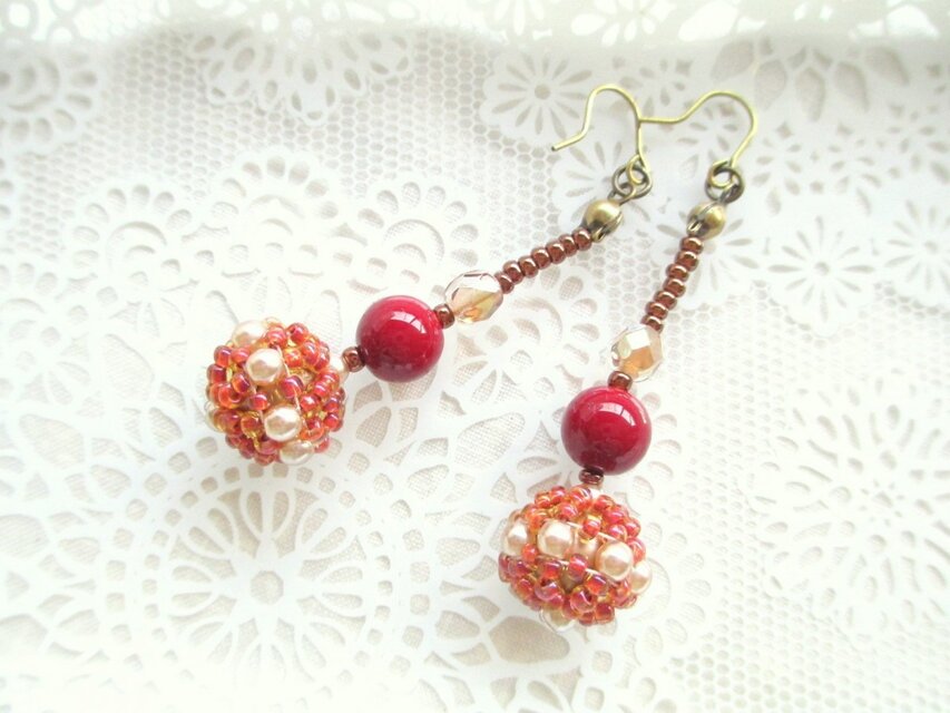 アンティークビーズボール　ピアス