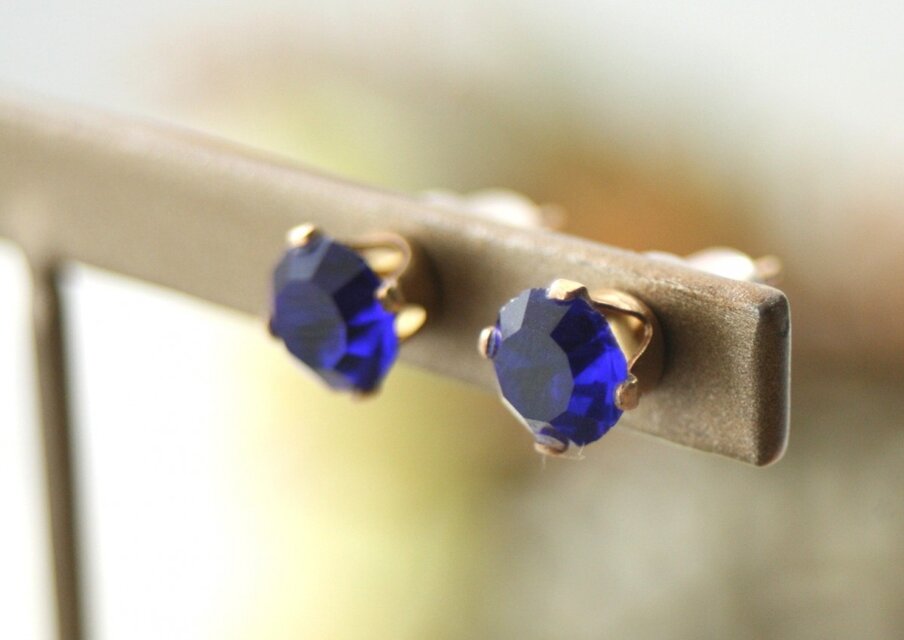 【14kgf】ヴィンテージスワロフスキーピアス　ネイビーブルー