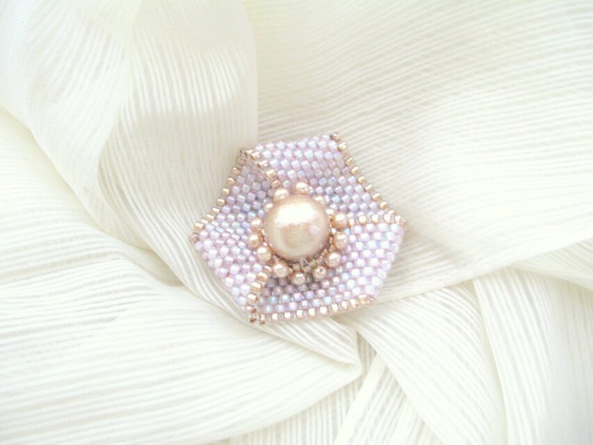 送料無料】　コットンパール　ブローチ（ライトパープル）