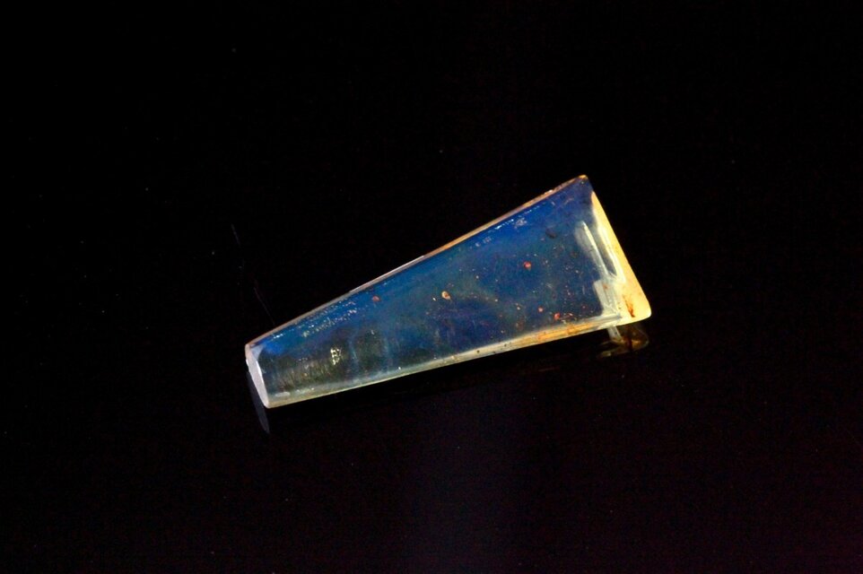 ドミニカ共和国産ブルーアンバー・ルース EA00006