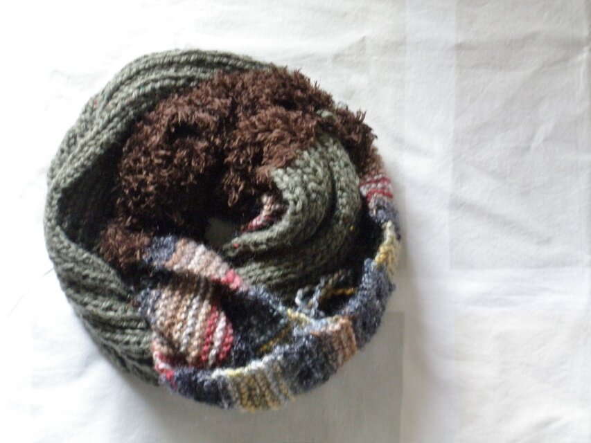 一点物３色スヌード　黒系グラデーション×深緑×茶ファー