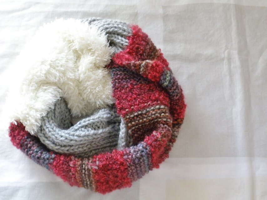 一点物３色スヌード　赤系グラデーション×グレー×ファー