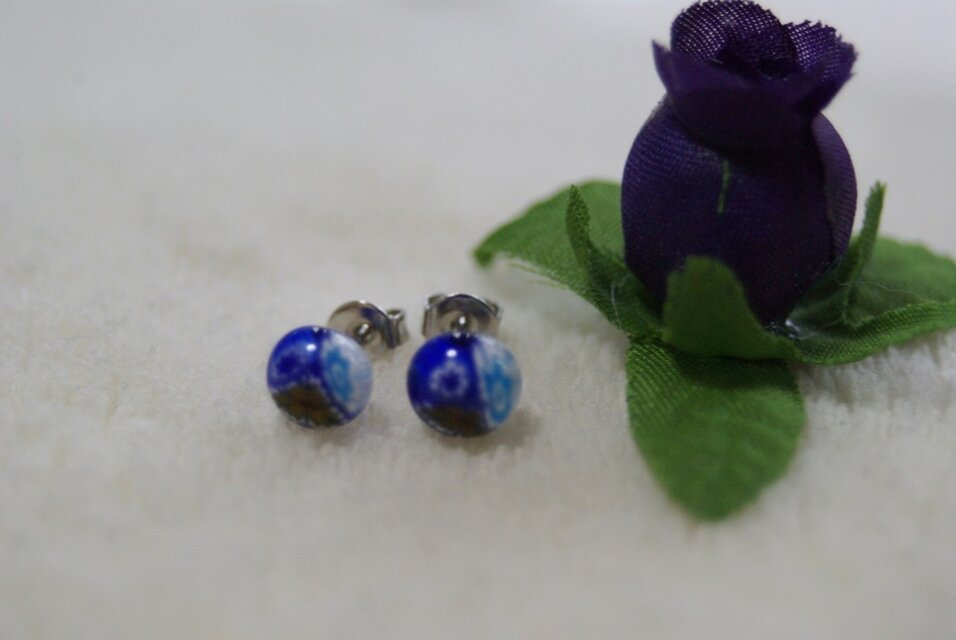 ミルフィオリのガラスピアス