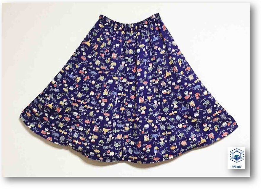96　綸子宝づくし柄リメイクギャザーフレアスカート（Mサイズ）