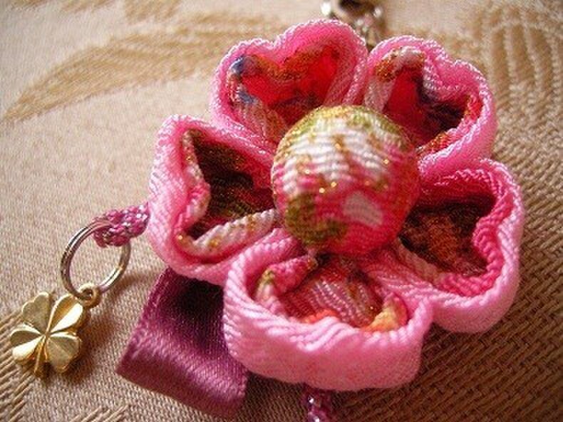 幸せの桜の花ストラップ