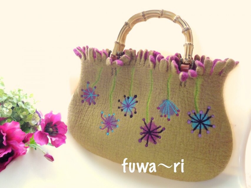 フェルトのフリフリトート　レースフラワー　＊キウイ＊