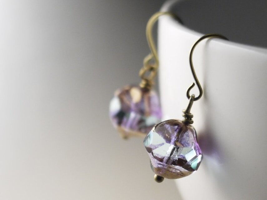 欠片っぽいチェコビーズのピアス　アクアマリン２