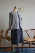 ベルギーリネンの八分袖カーディガン　グレージュ