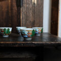 楼閣に貴族◆山水風景図。九谷焼　色絵金彩湯呑み　工芸品　和食器　昭和レトロ　茶器　暮らしに。