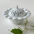 華型輪花透かし彫り香炉 | iichi 日々の暮らしを心地よくする