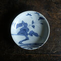 伊万里焼 花と蝶々◇花蝶文染付中皿 骨董器 antiques アンティーク和