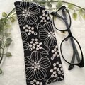 ハンドメイド♡メガネケース♡リネン黒ベージュ花刺繍柄♡♡普通タイプ