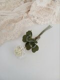 染め布サボちゃんお花付き♡No.538 染め布花＊しろつめくさと四つ葉のクローバーのコサージュ | iichi