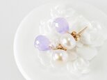 ボタン淡水真珠ポストピアス+スコロライトチャーム付き☆２WAYピアス