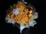 石鹸彫刻 香る花のアレンジメントの画像