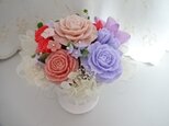 石鹸彫刻 香る花のアレンジメントの画像