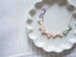 ☆ミニビーズりぼんの五連ネックレス（マカロン）