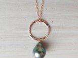 K14GF tahitian pearl round charm necklaceの画像