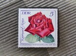 旧東ドイツ　薔薇切手ブローチ2118
